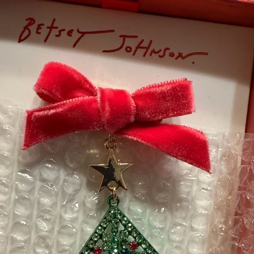 NWT BETSEY JOHNSON Green Crystal Pink Velvet Bow Christmas Tree Pin Brooch & Box